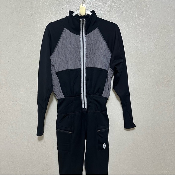 New FP Movement FREE PEOPLE Keepin Cozy One Piece jumpsuit size S - Picture 4 of 10